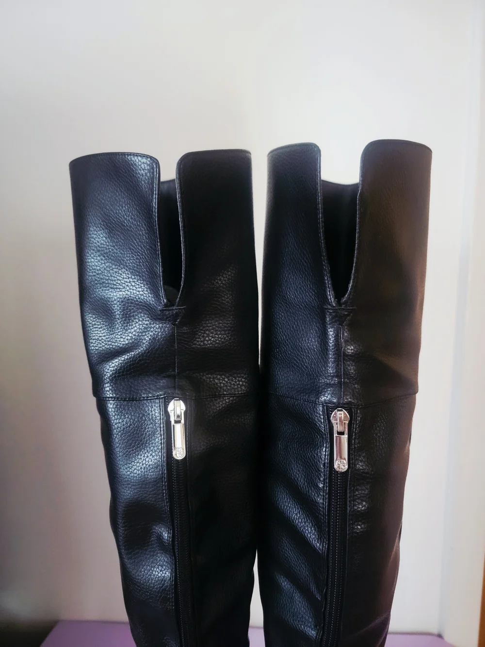 Guess Zeldah Black Pebble Grain Leather Over The Knee Flat Riding Boots - 7